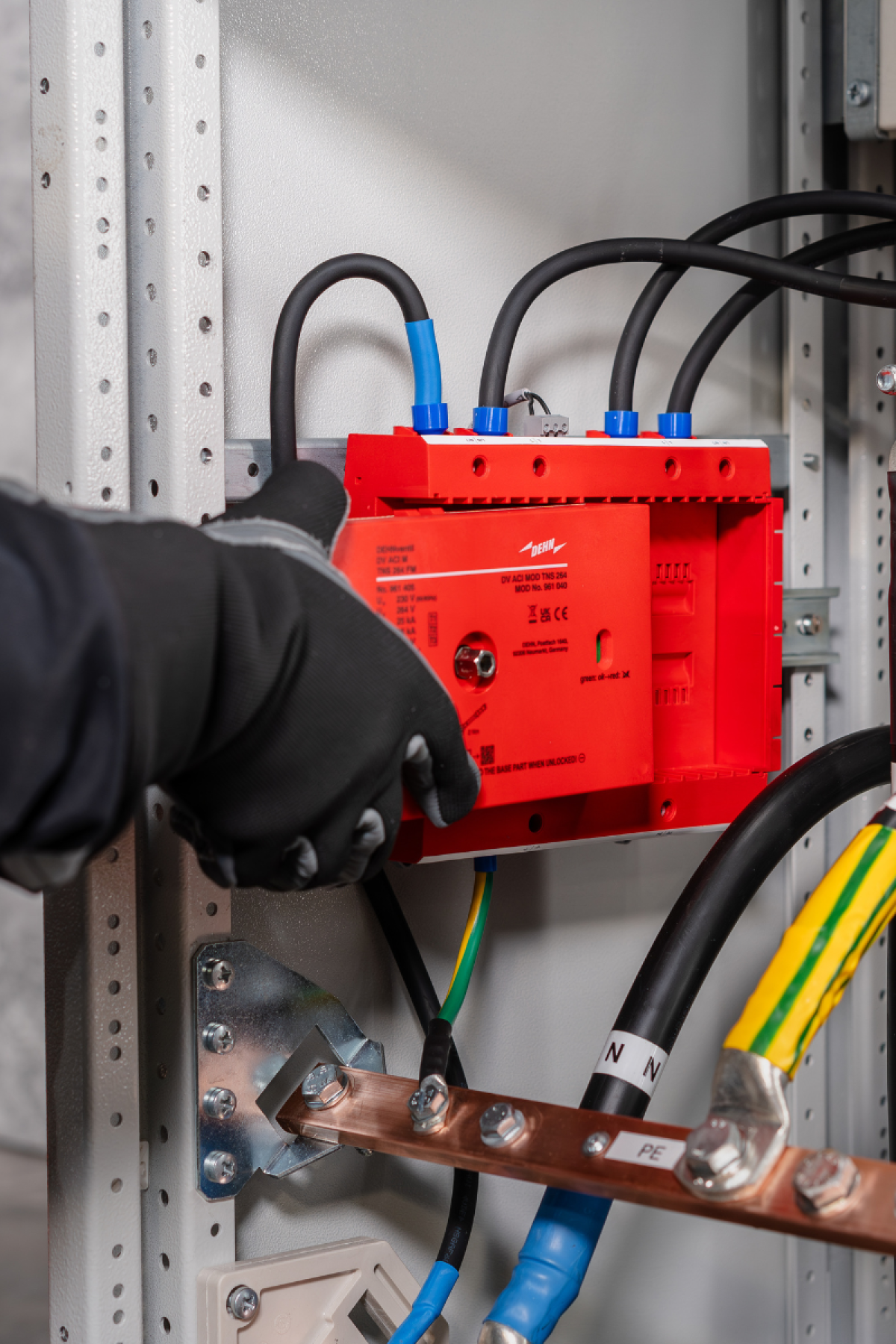 Parafoudre Type1+2+3 DEHNventil ACI avec déconnecteur intégré pour les armoires électriques tertiaires et industrielles